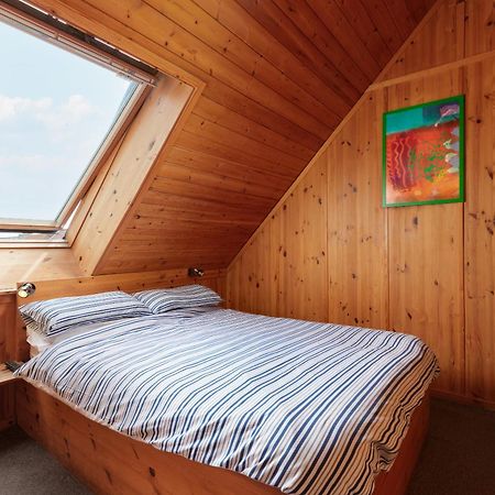 Discovery House Вітбі Екстер'єр фото