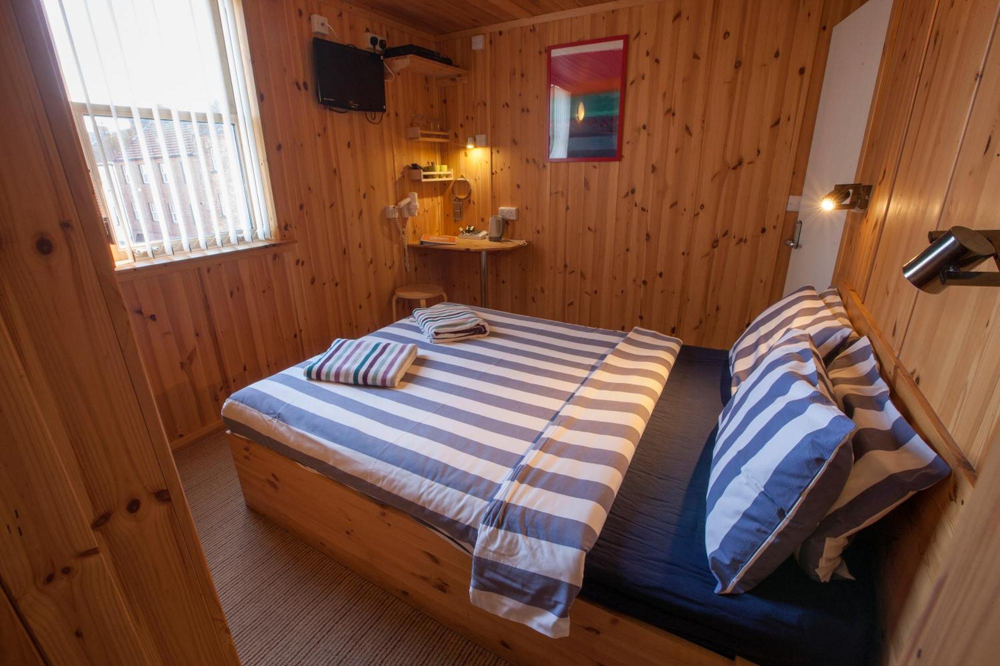 Discovery House Вітбі Екстер'єр фото