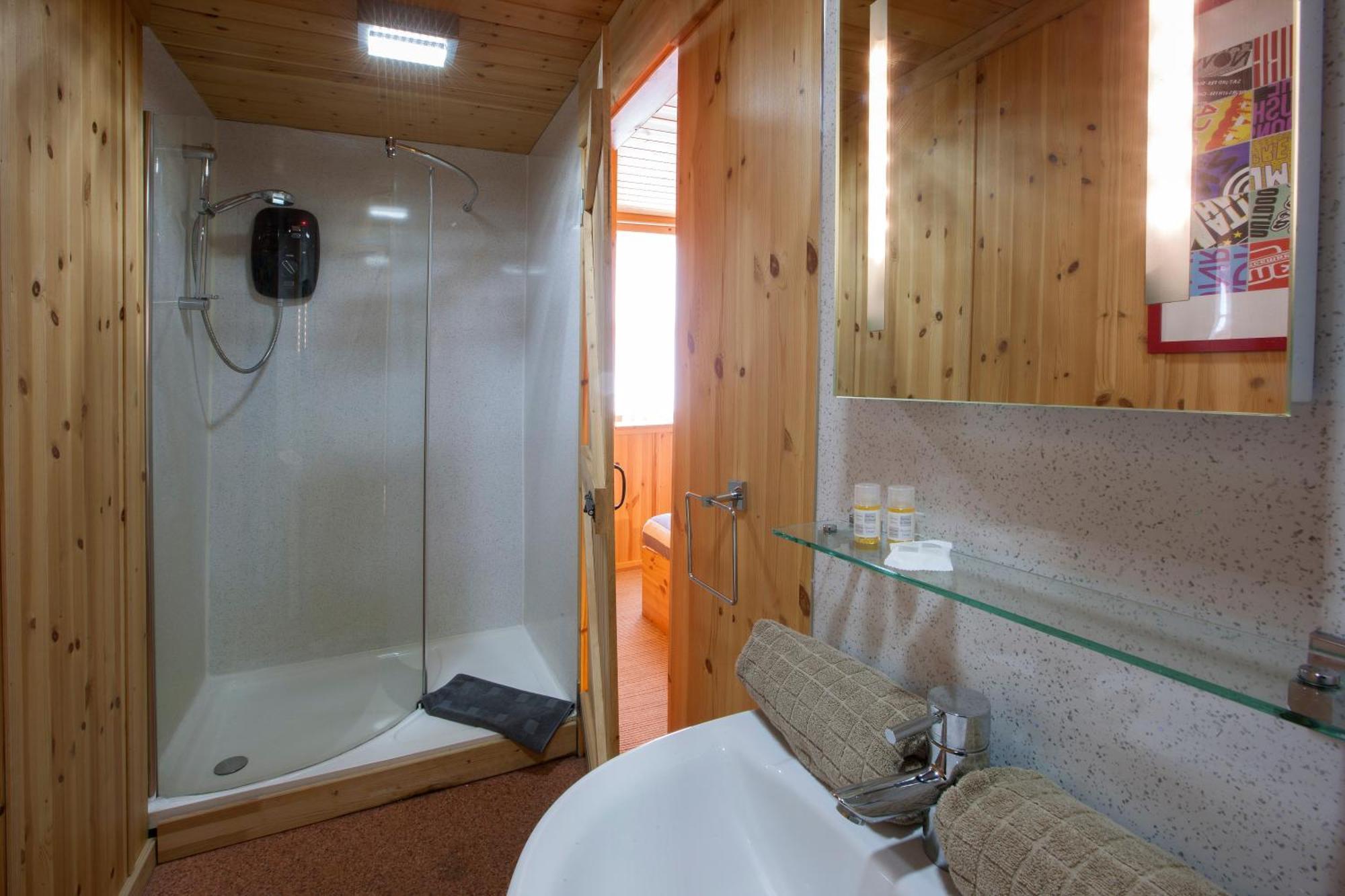 Discovery House Вітбі Екстер'єр фото
