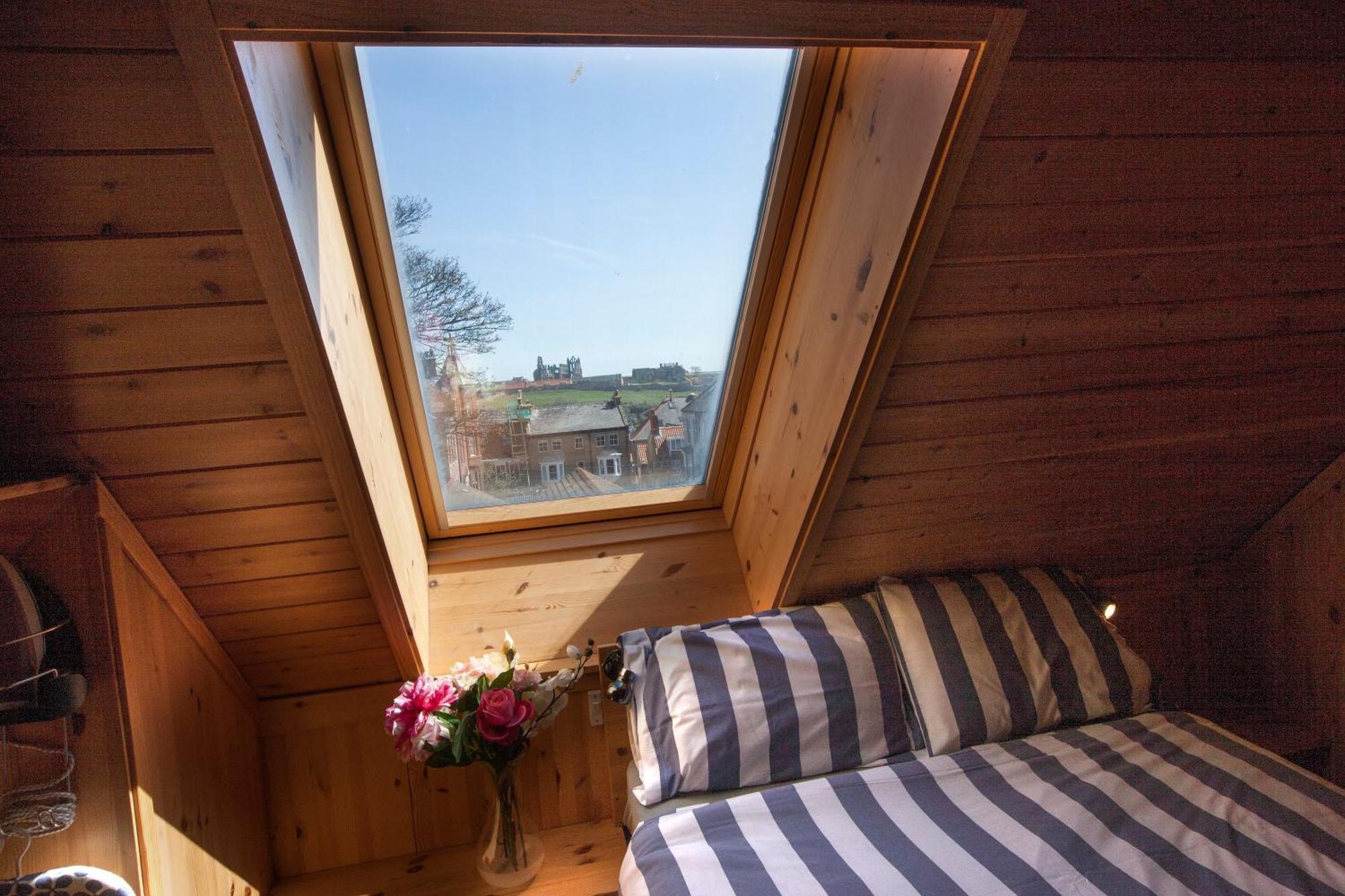 Discovery House Вітбі Екстер'єр фото
